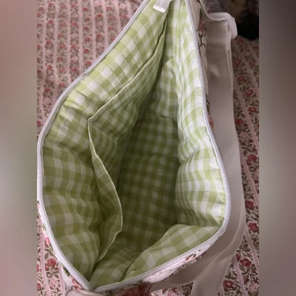 Floral Quilted Shoulder Bag - Picture 7 of 10